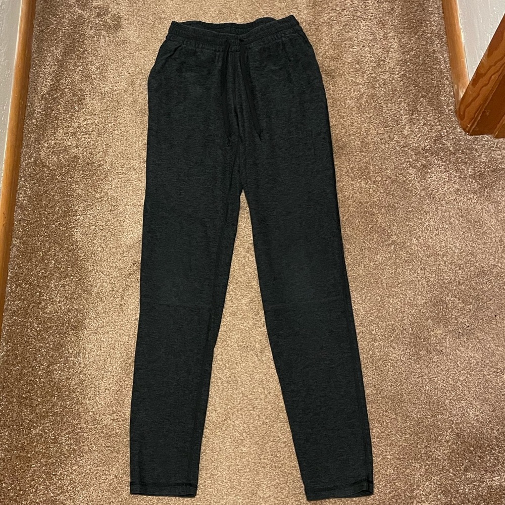 outdoor voices joggers